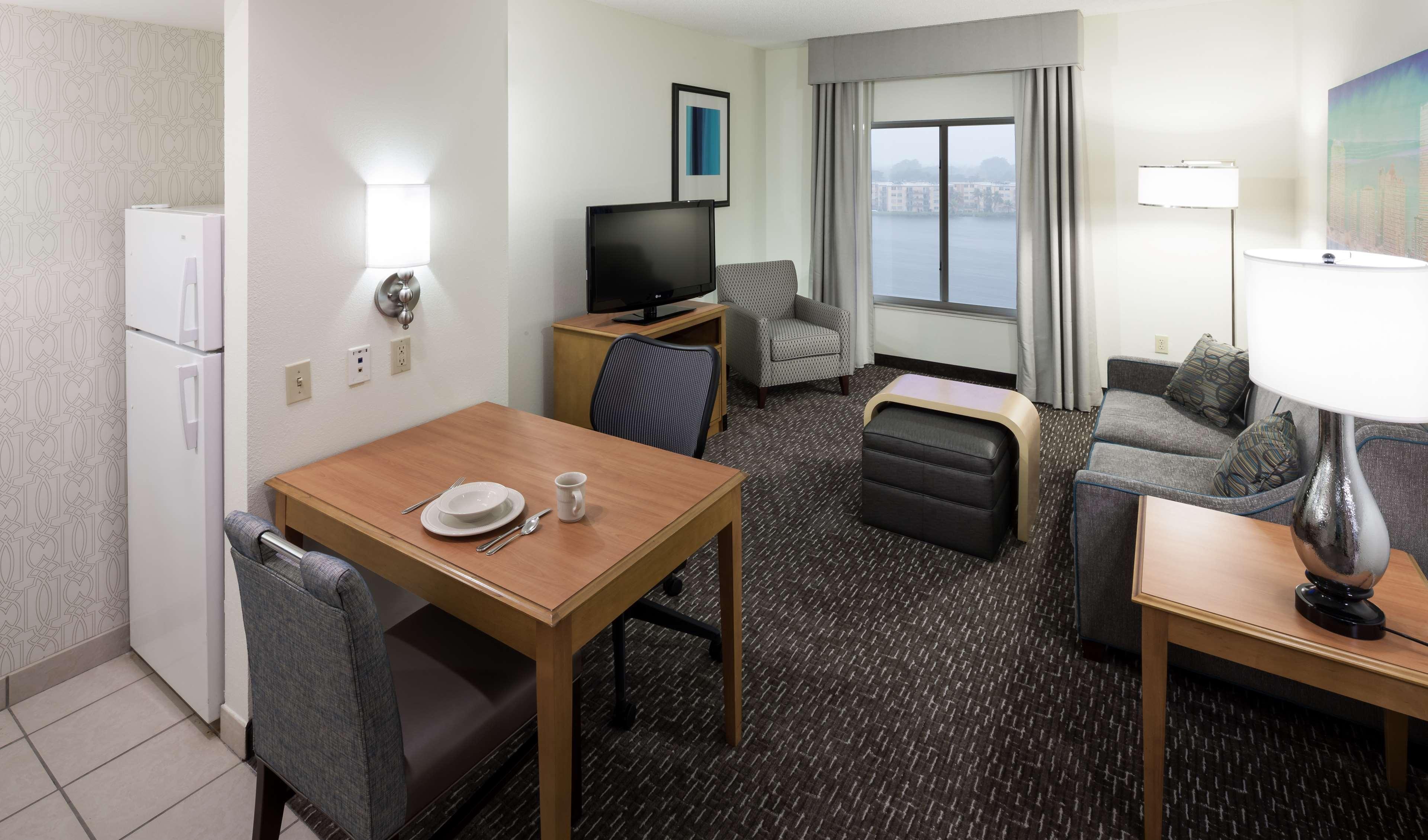 Homewood Suites Miami Airport/Blue Lagoon Eksteriør billede