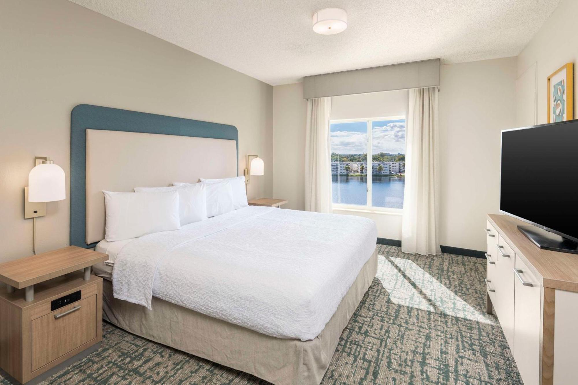 Homewood Suites Miami Airport/Blue Lagoon Eksteriør billede