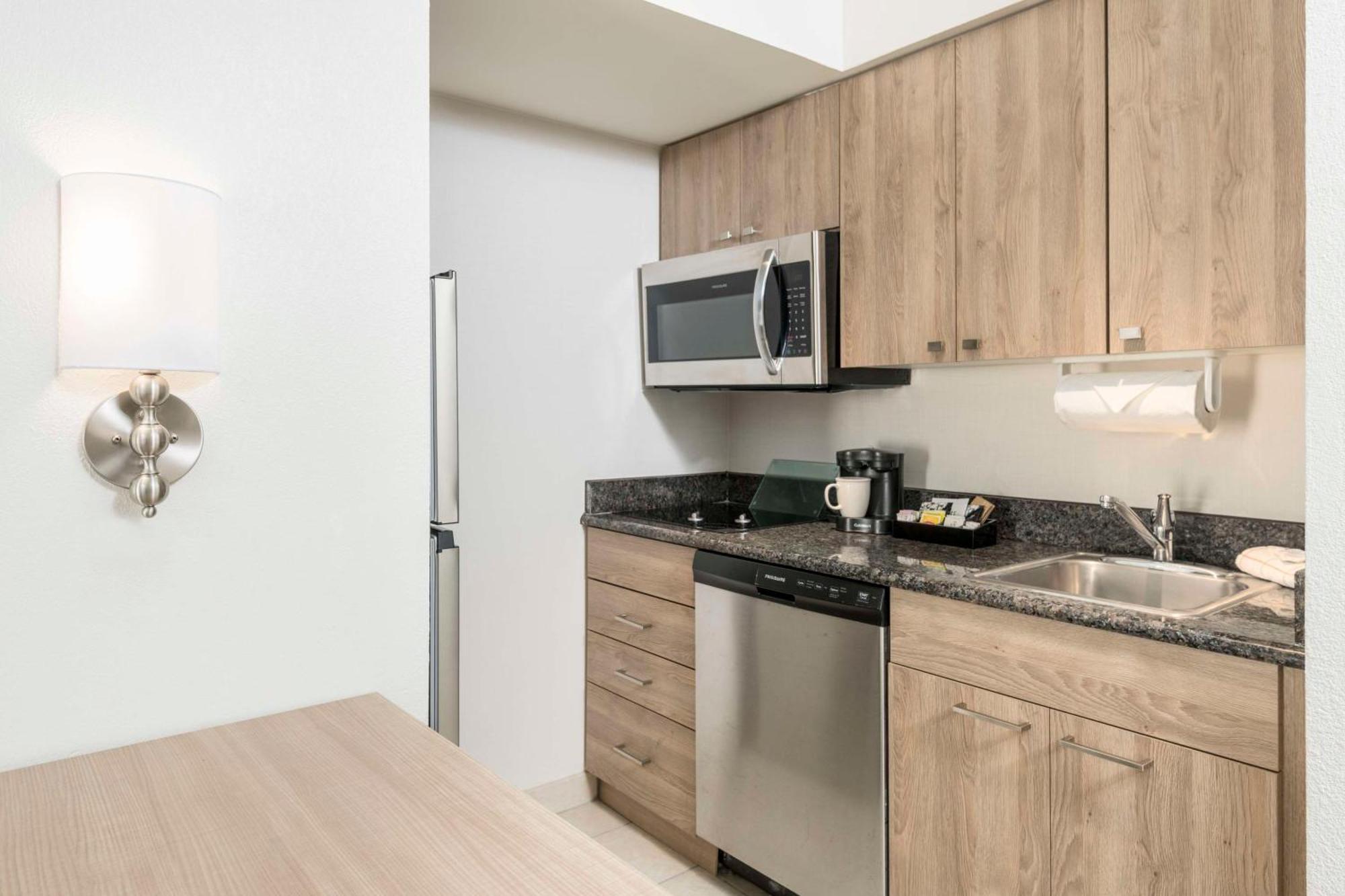 Homewood Suites Miami Airport/Blue Lagoon Eksteriør billede