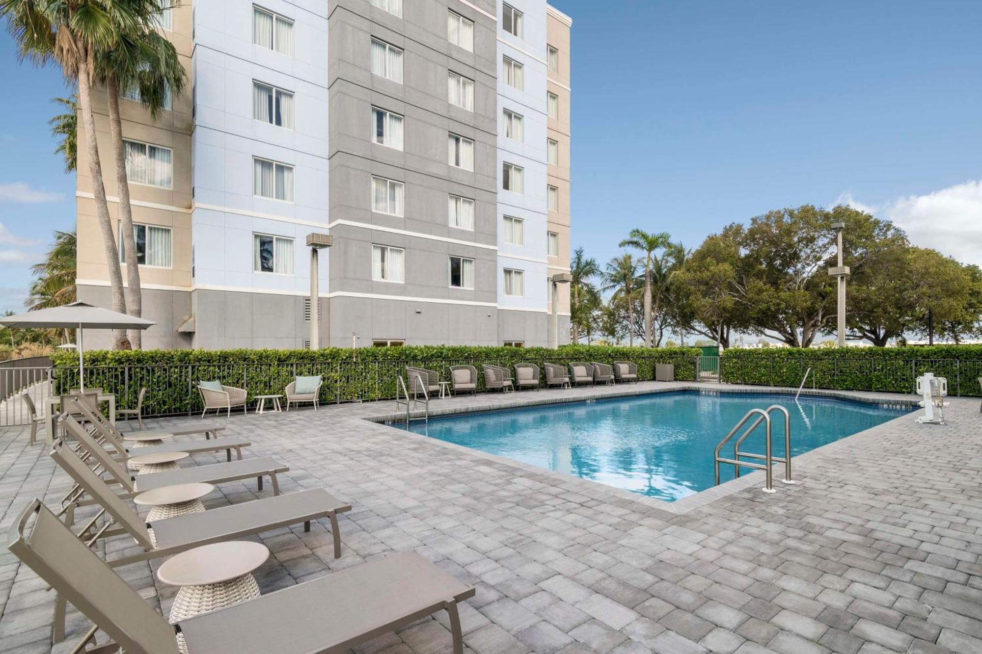 Homewood Suites Miami Airport/Blue Lagoon Eksteriør billede