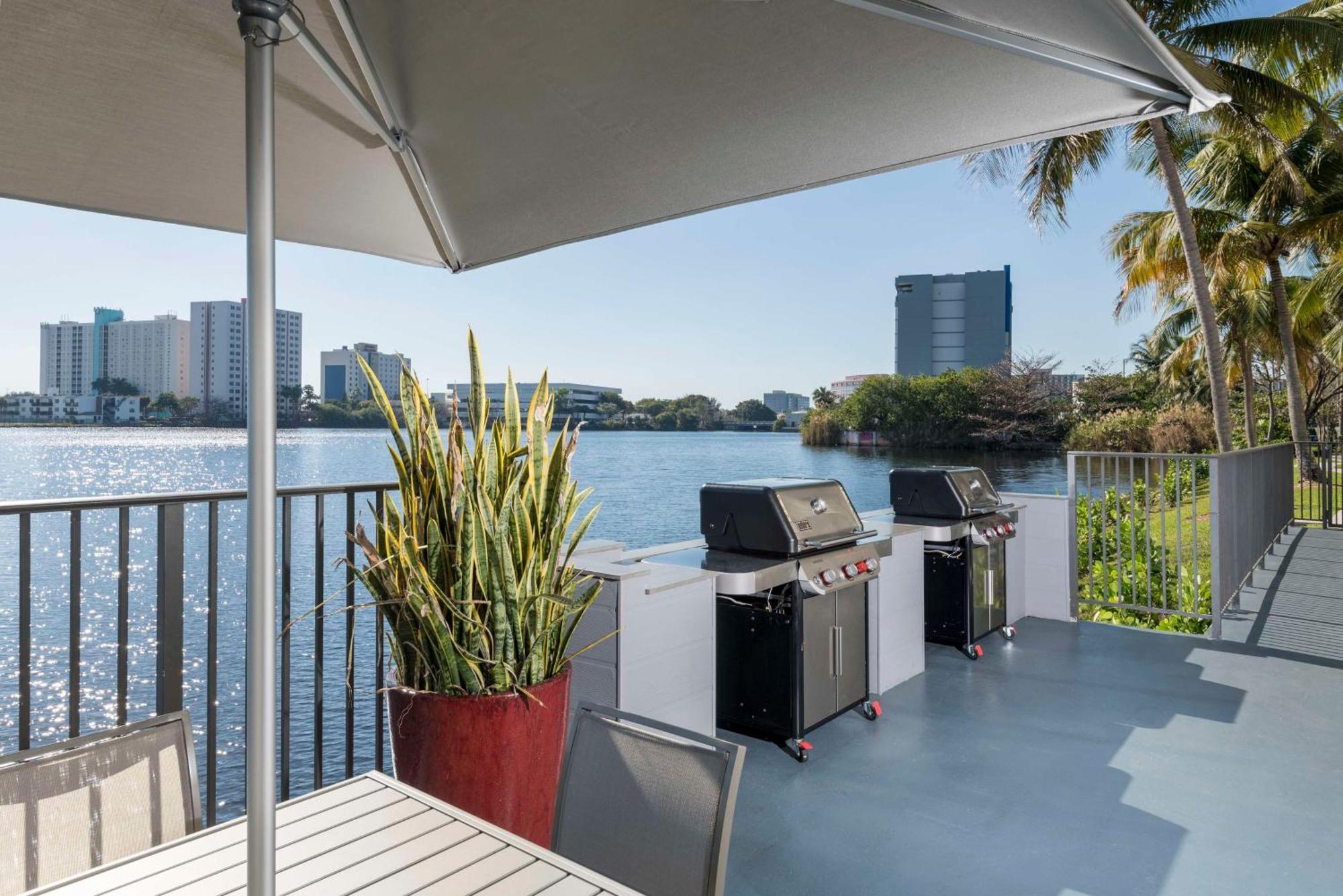 Homewood Suites Miami Airport/Blue Lagoon Eksteriør billede